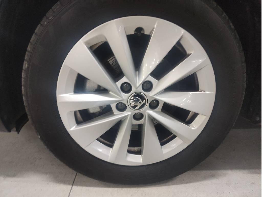 skoda-scala-2024-gasolina-999cc