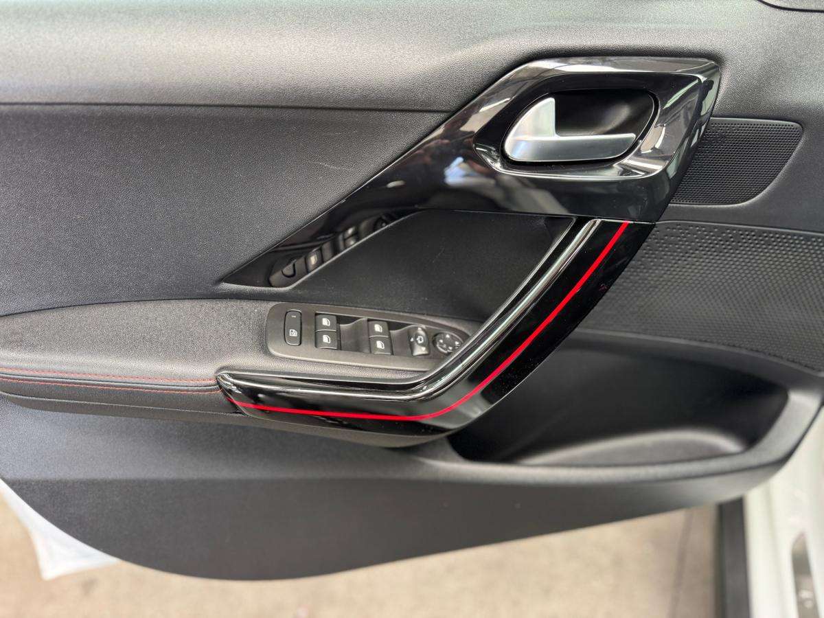 peugeot-2008-2018-gasolina-1199cc