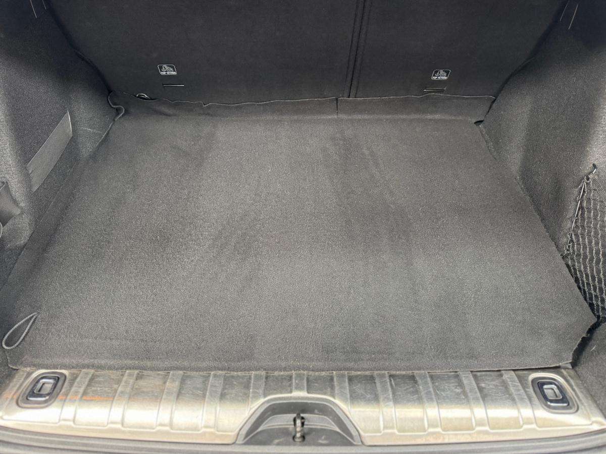 peugeot-2008-2018-gasolina-1199cc