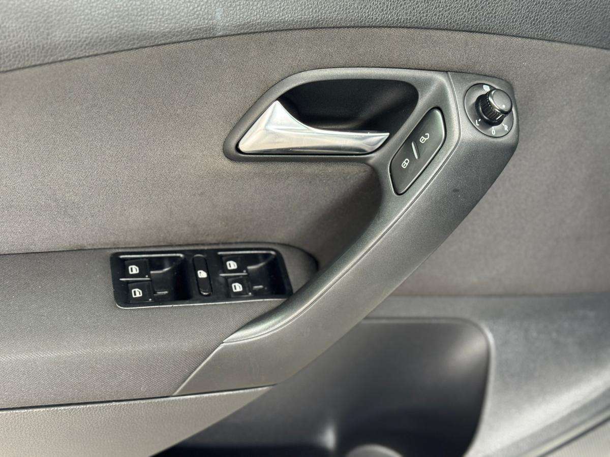 volkswagen-polo-2011-diesel-1598cc