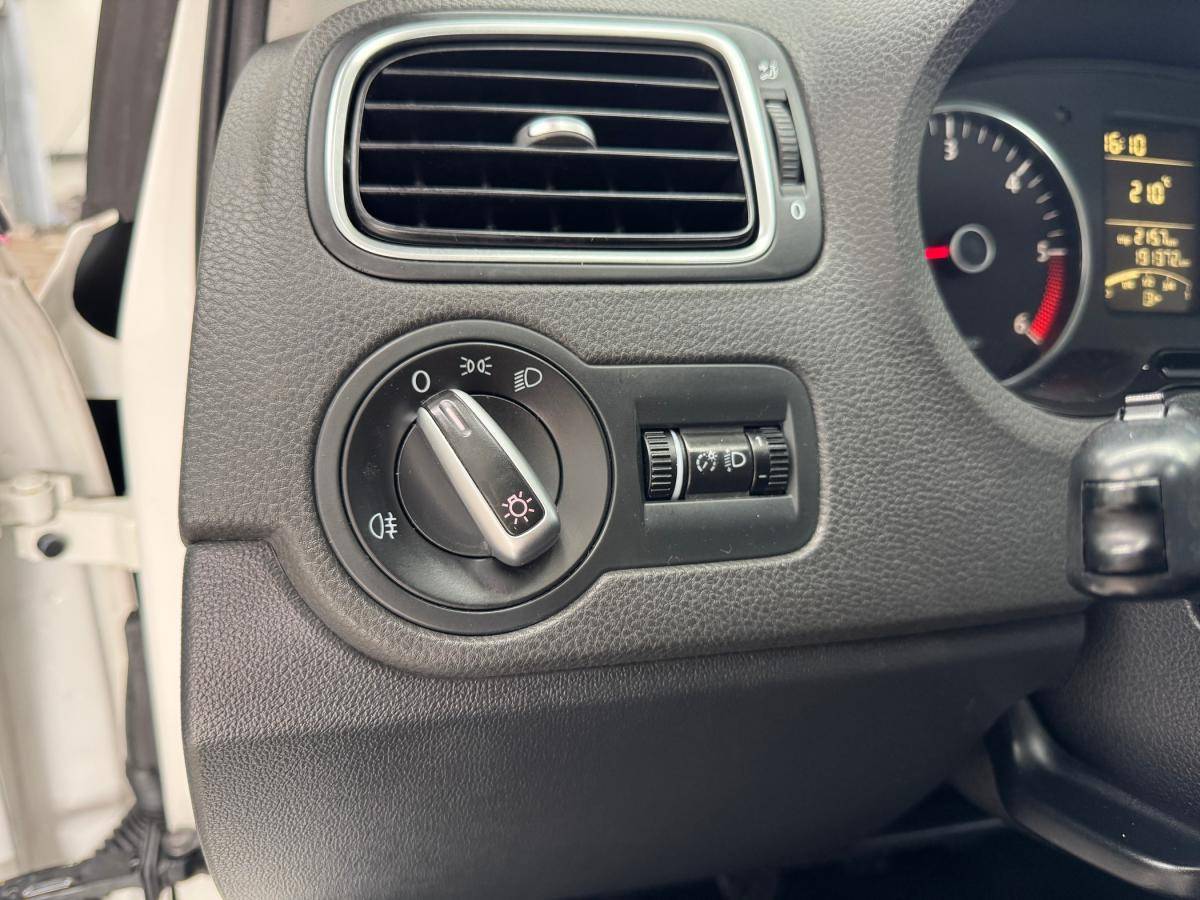volkswagen-polo-2011-diesel-1598cc
