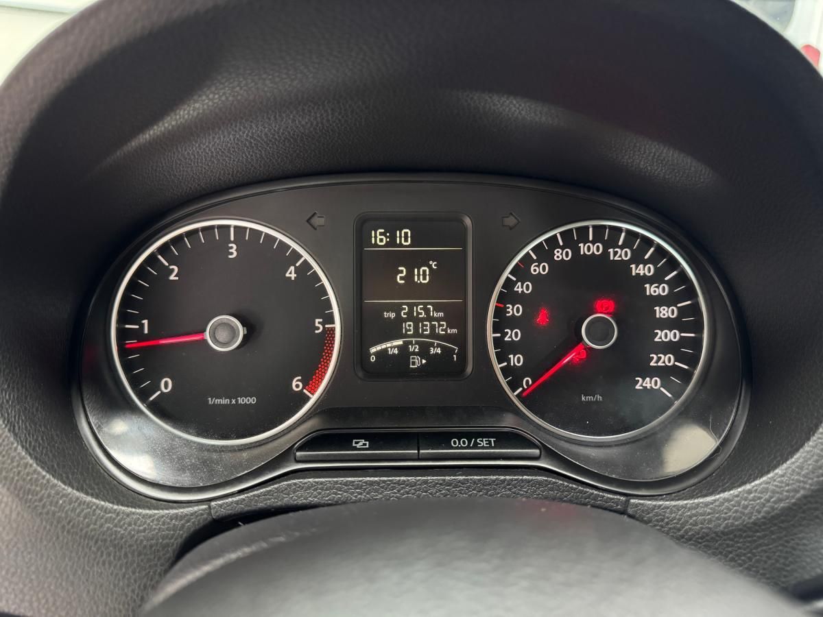 volkswagen-polo-2011-diesel-1598cc
