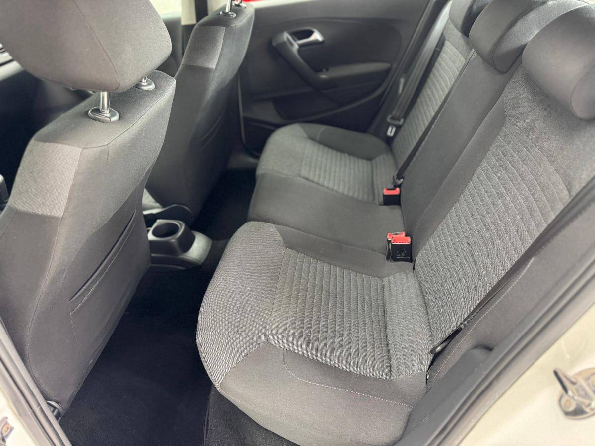 volkswagen-polo-2011-diesel-1598cc