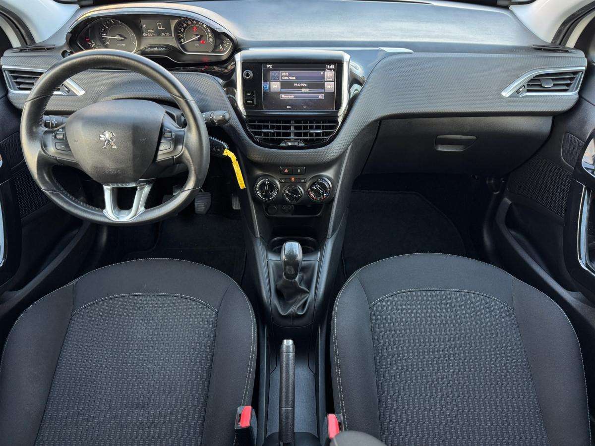 peugeot-208-2017-gasolina-1199cc