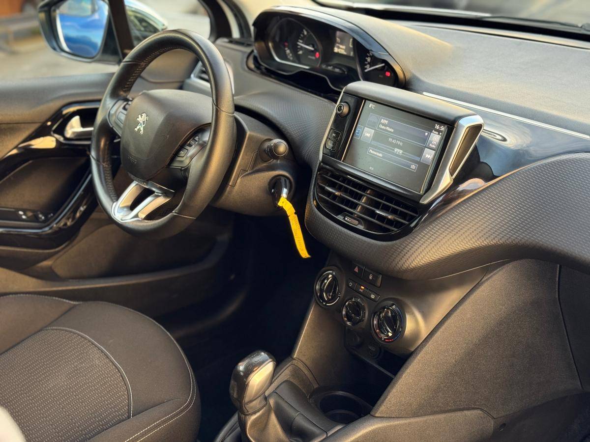 peugeot-208-2017-gasolina-1199cc