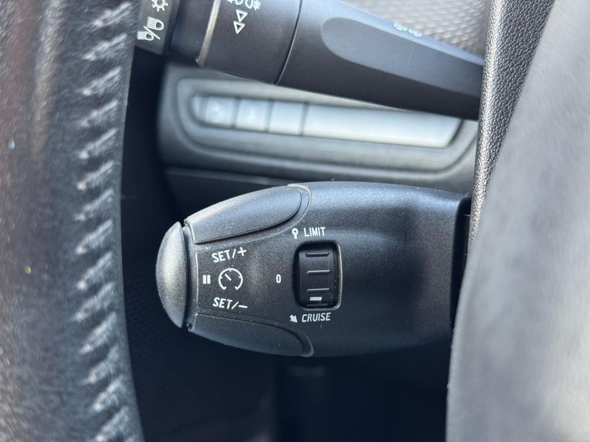 peugeot-208-2017-gasolina-1199cc
