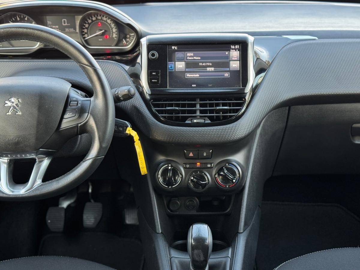 peugeot-208-2017-gasolina-1199cc
