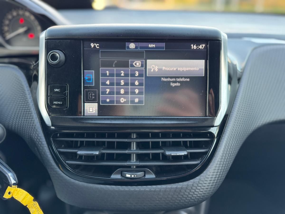 peugeot-208-2017-gasolina-1199cc