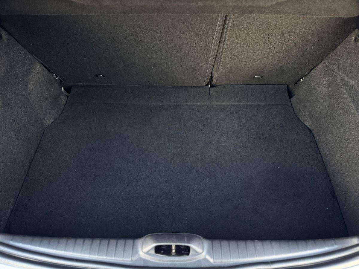 peugeot-208-2017-gasolina-1199cc