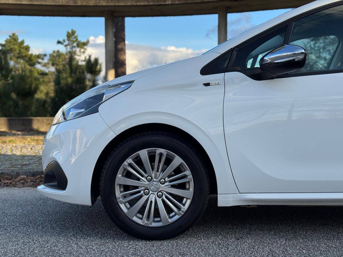 peugeot-208-2017-gasolina-1199cc