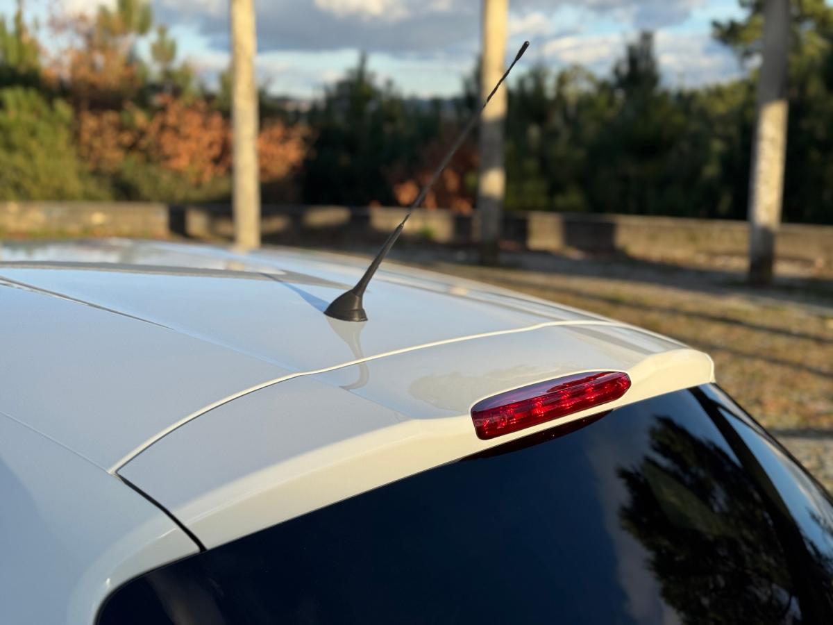 peugeot-208-2017-gasolina-1199cc