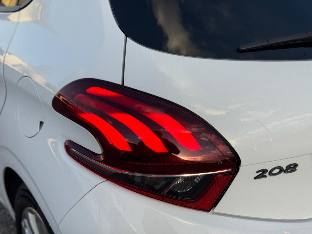 peugeot-208-2017-gasolina-1199cc
