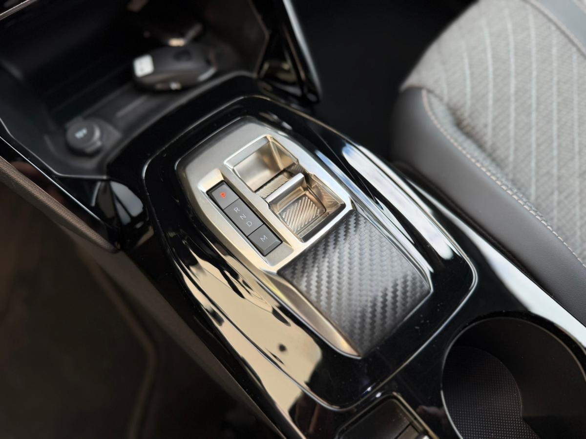 peugeot-2008-2024-gasolina-1199cc