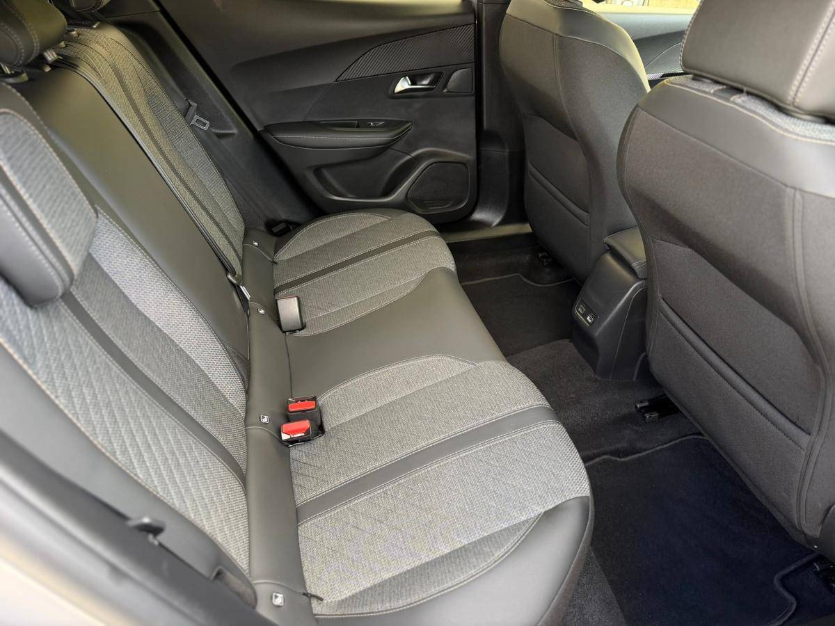 peugeot-2008-2024-gasolina-1199cc
