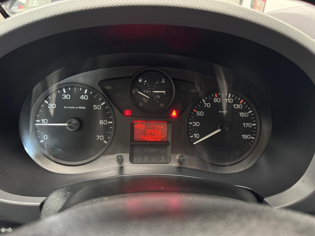 peugeot-partner-2018-diesel-1560cc