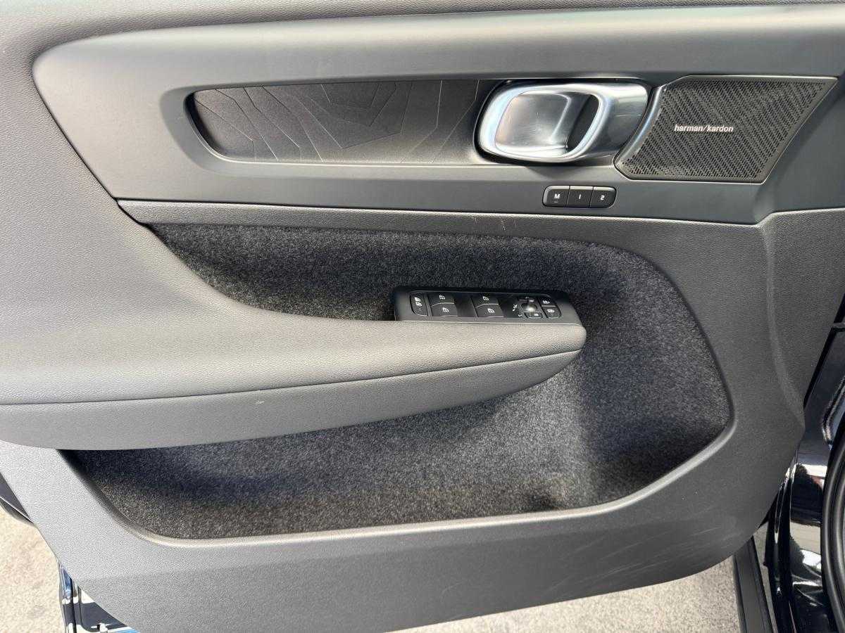 volvo-xc40-2023-hibrido-a-gasolina-1477cc