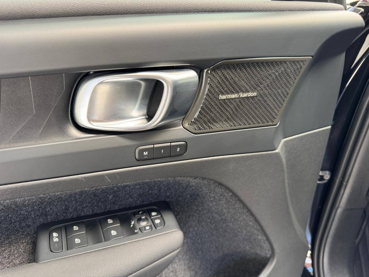 volvo-xc40-2023-hibrido-a-gasolina-1477cc