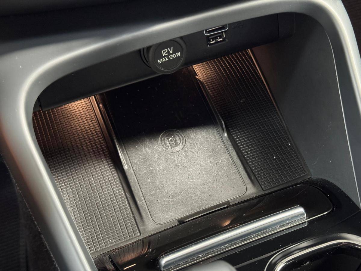 volvo-xc40-2023-hibrido-a-gasolina-1477cc