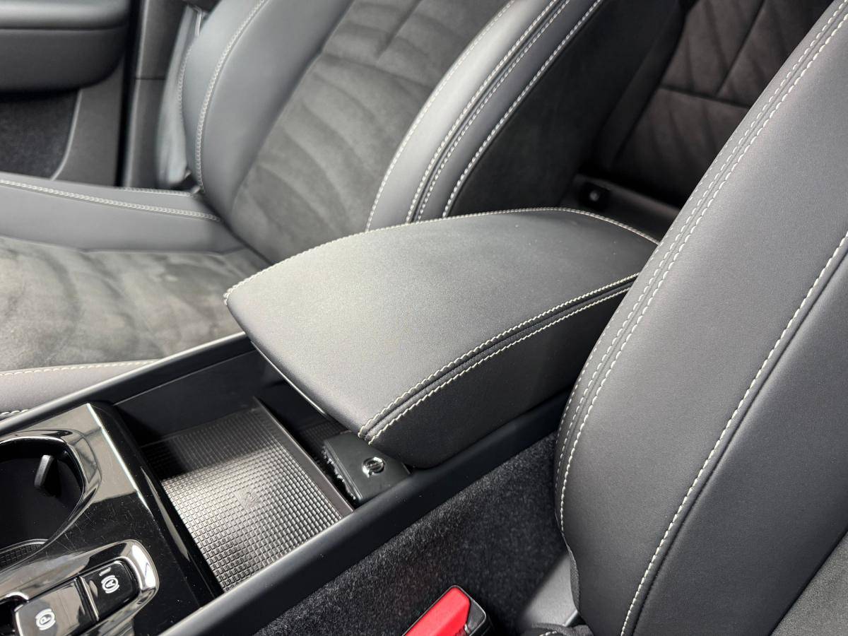 volvo-xc40-2023-hibrido-a-gasolina-1477cc