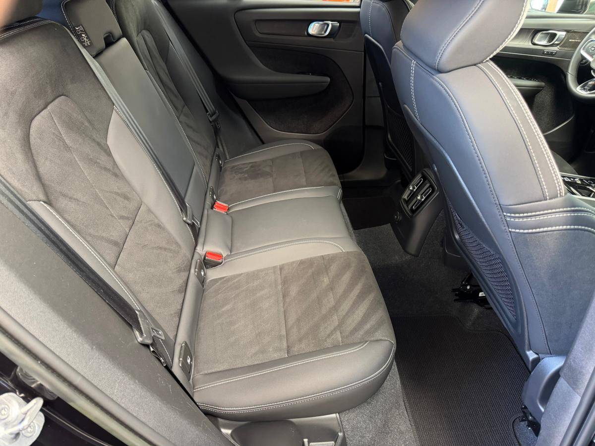volvo-xc40-2023-hibrido-a-gasolina-1477cc