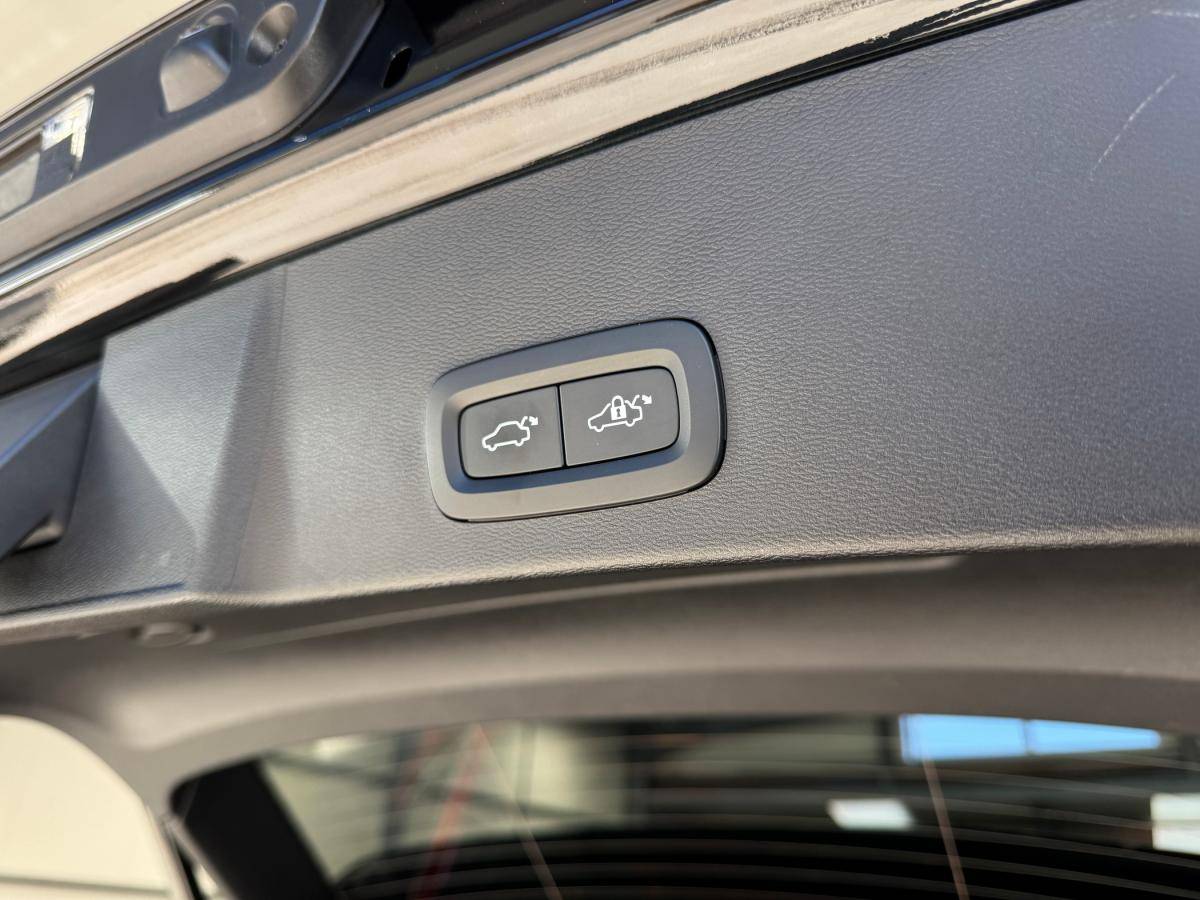 volvo-xc40-2023-hibrido-a-gasolina-1477cc