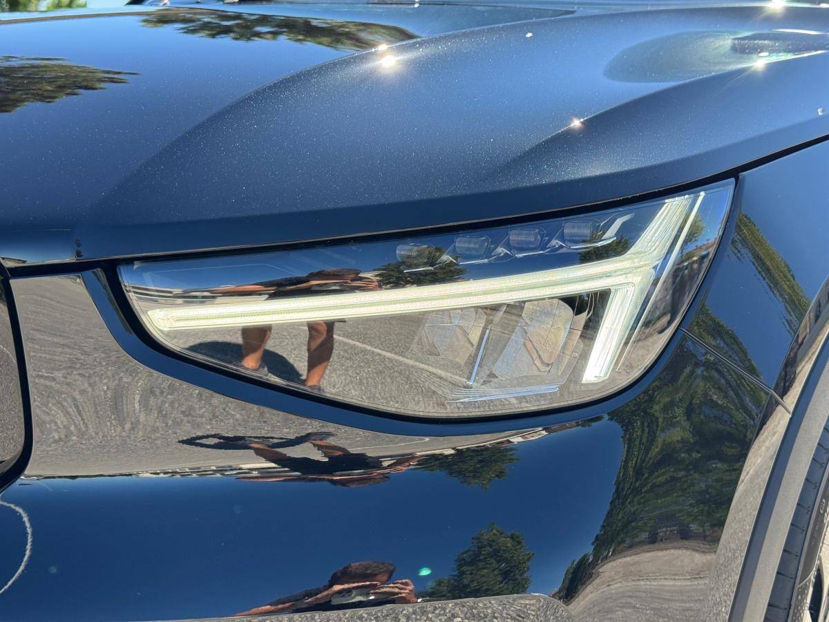 volvo-xc40-2023-hibrido-a-gasolina-1477cc