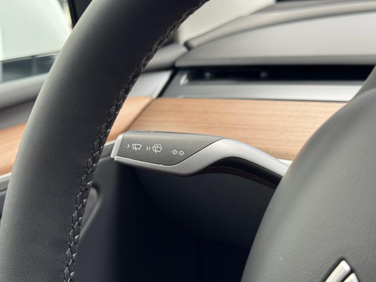 tesla-model-y-2024-eletrico-0cc