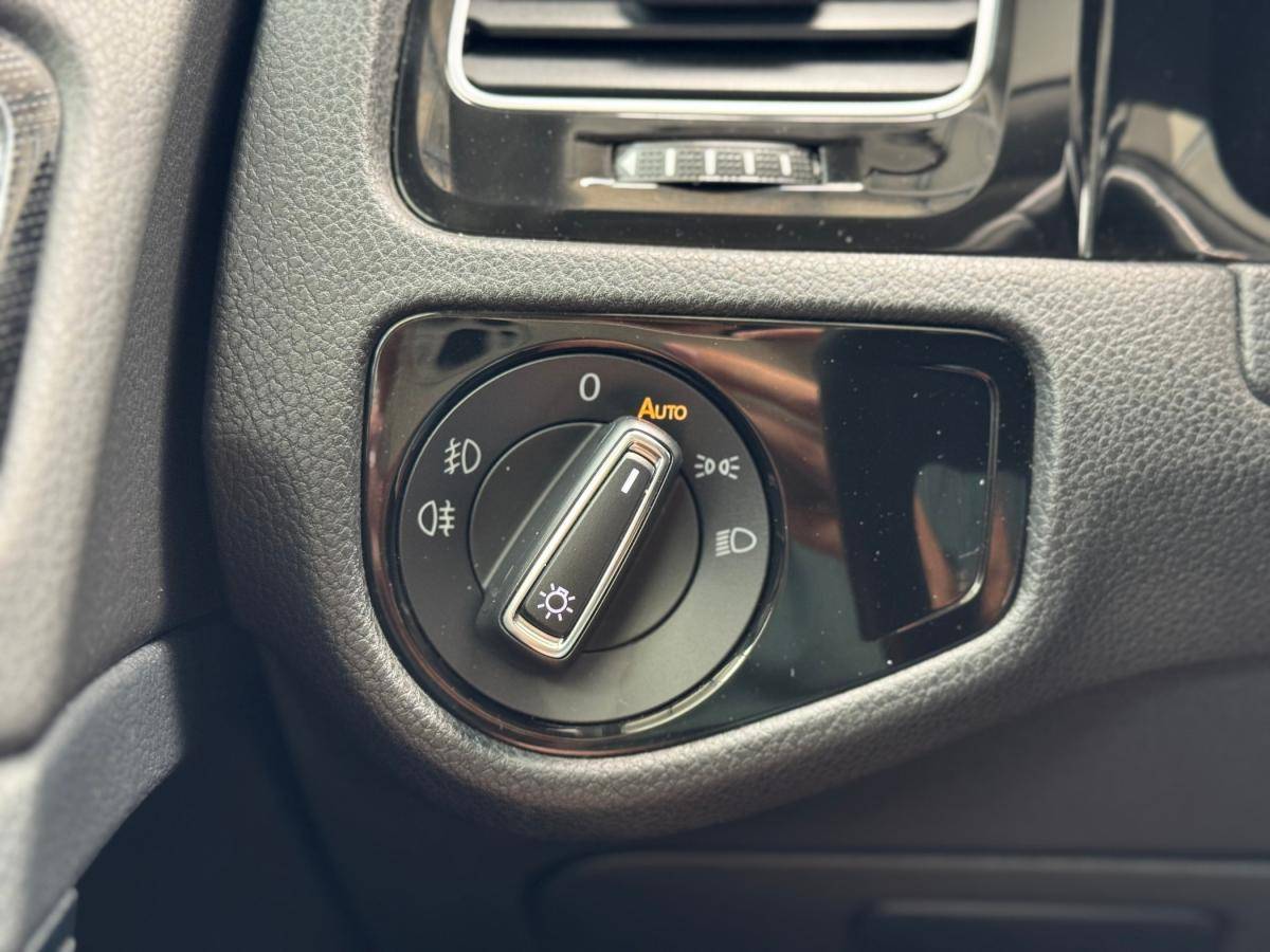 volkswagen-golf-2017-diesel-1598cc