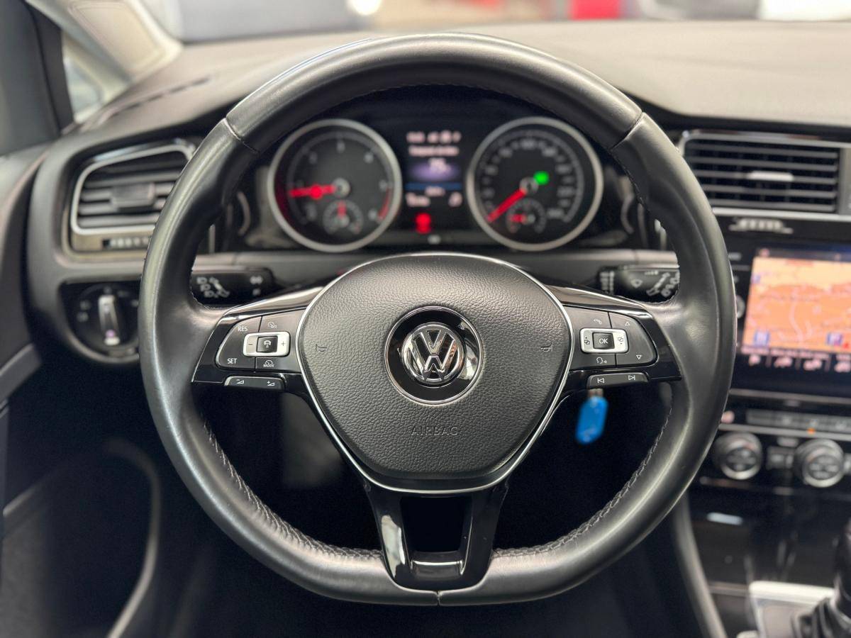 volkswagen-golf-2017-diesel-1598cc