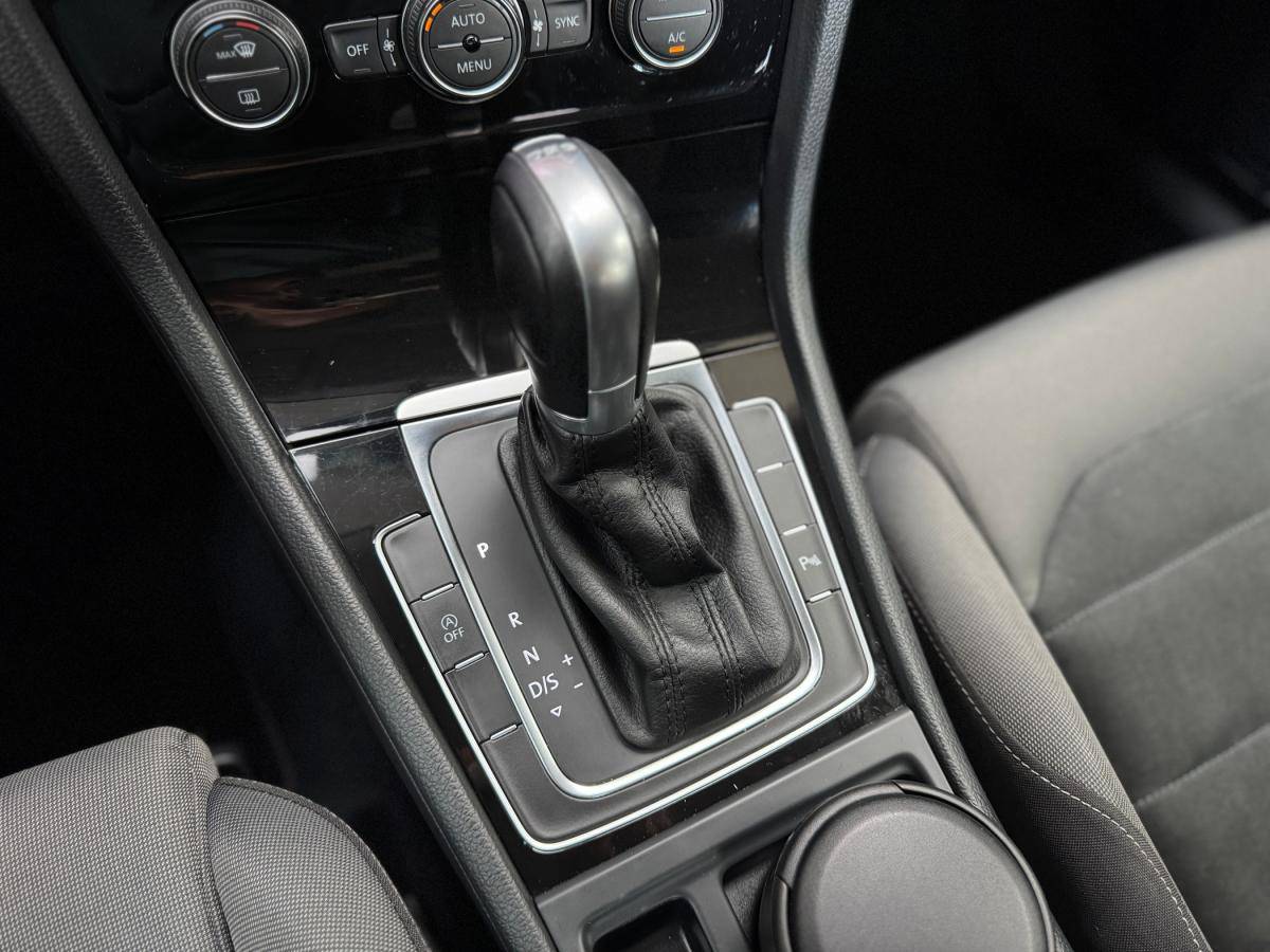 volkswagen-golf-2017-diesel-1598cc