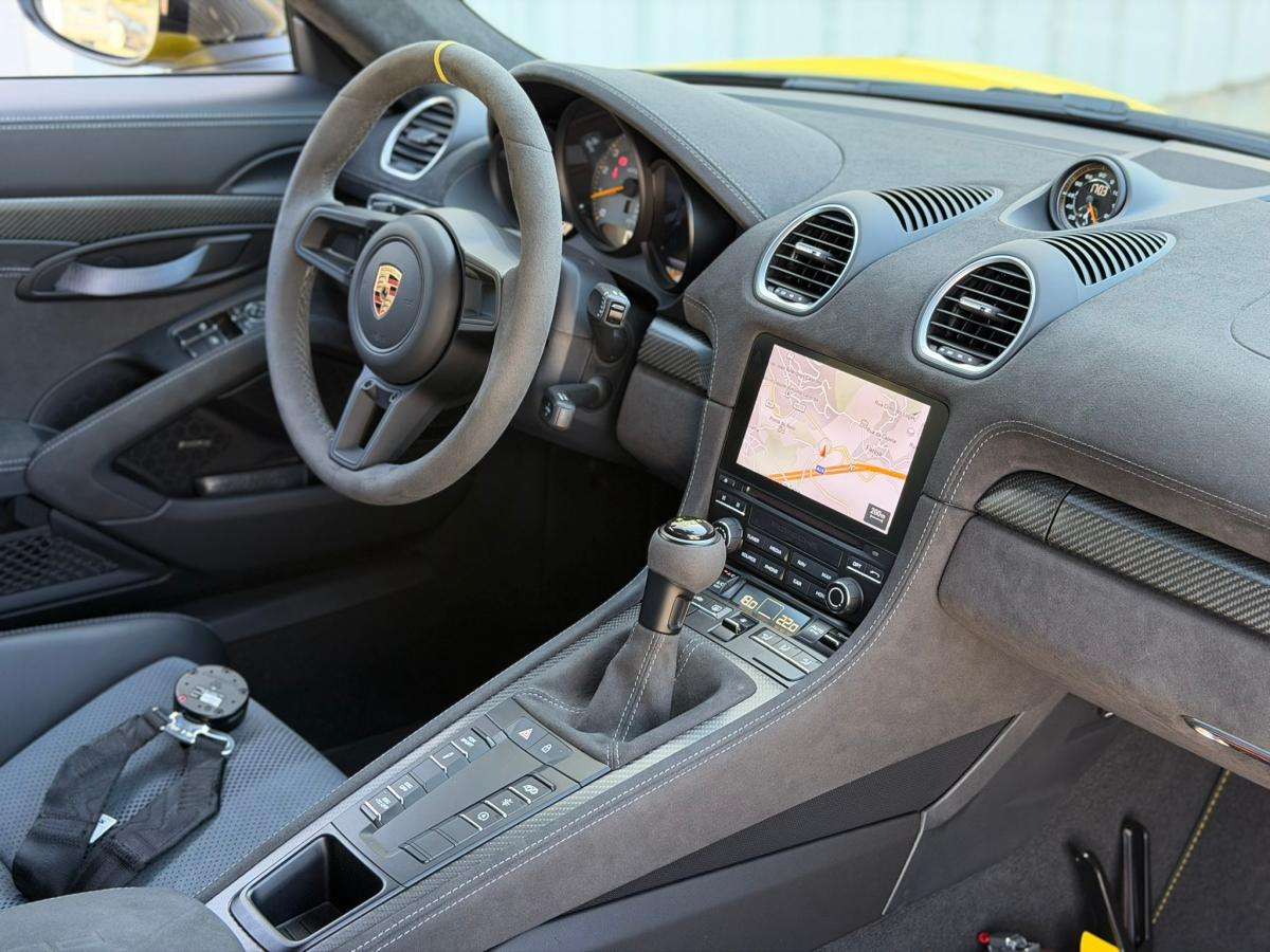 porsche-718-2023-gasolina-3996cc