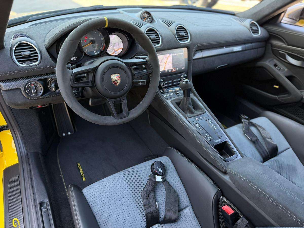 porsche-718-2023-gasolina-3996cc