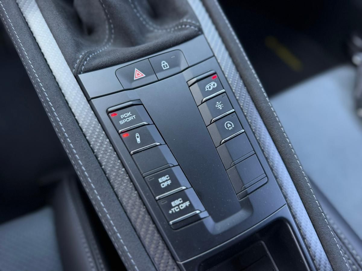 porsche-718-2023-gasolina-3996cc
