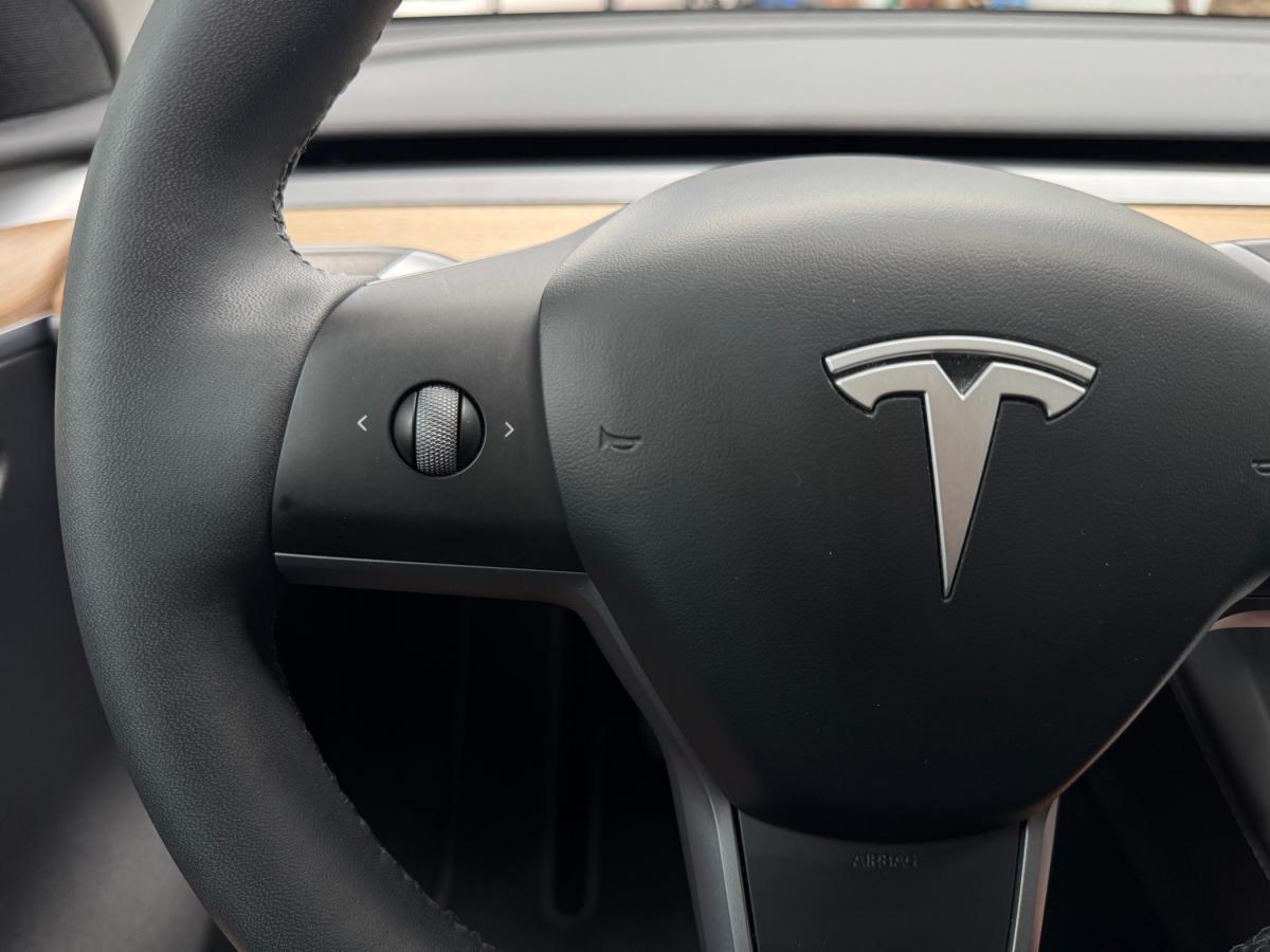 tesla-model-y-2023-eletrico-0cc