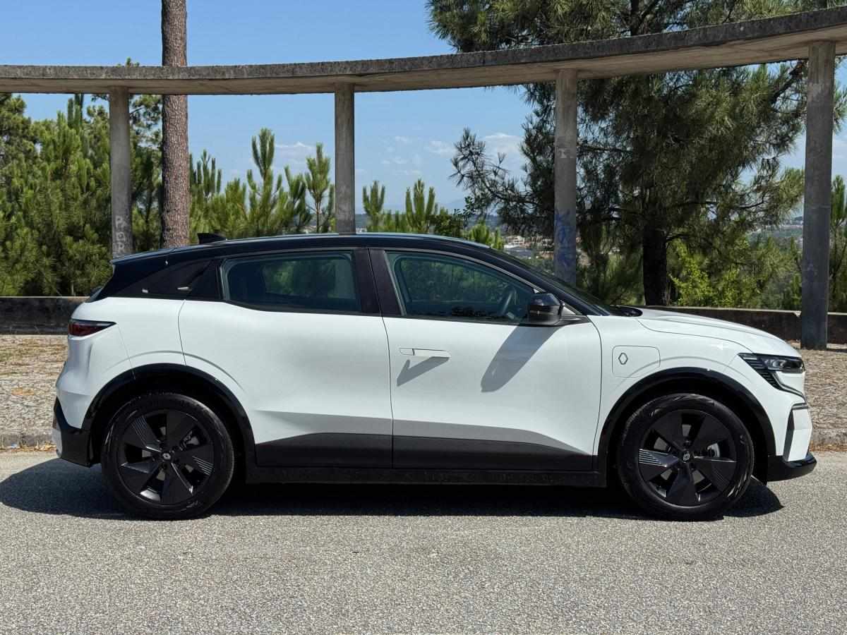 renault-megane-2024-eletrico-0cc