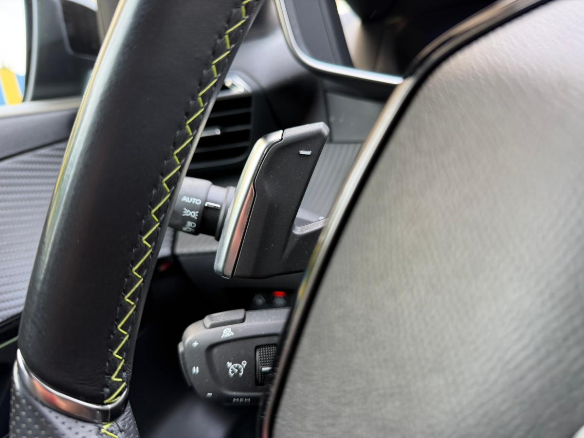 peugeot-208-2022-gasolina-1199cc
