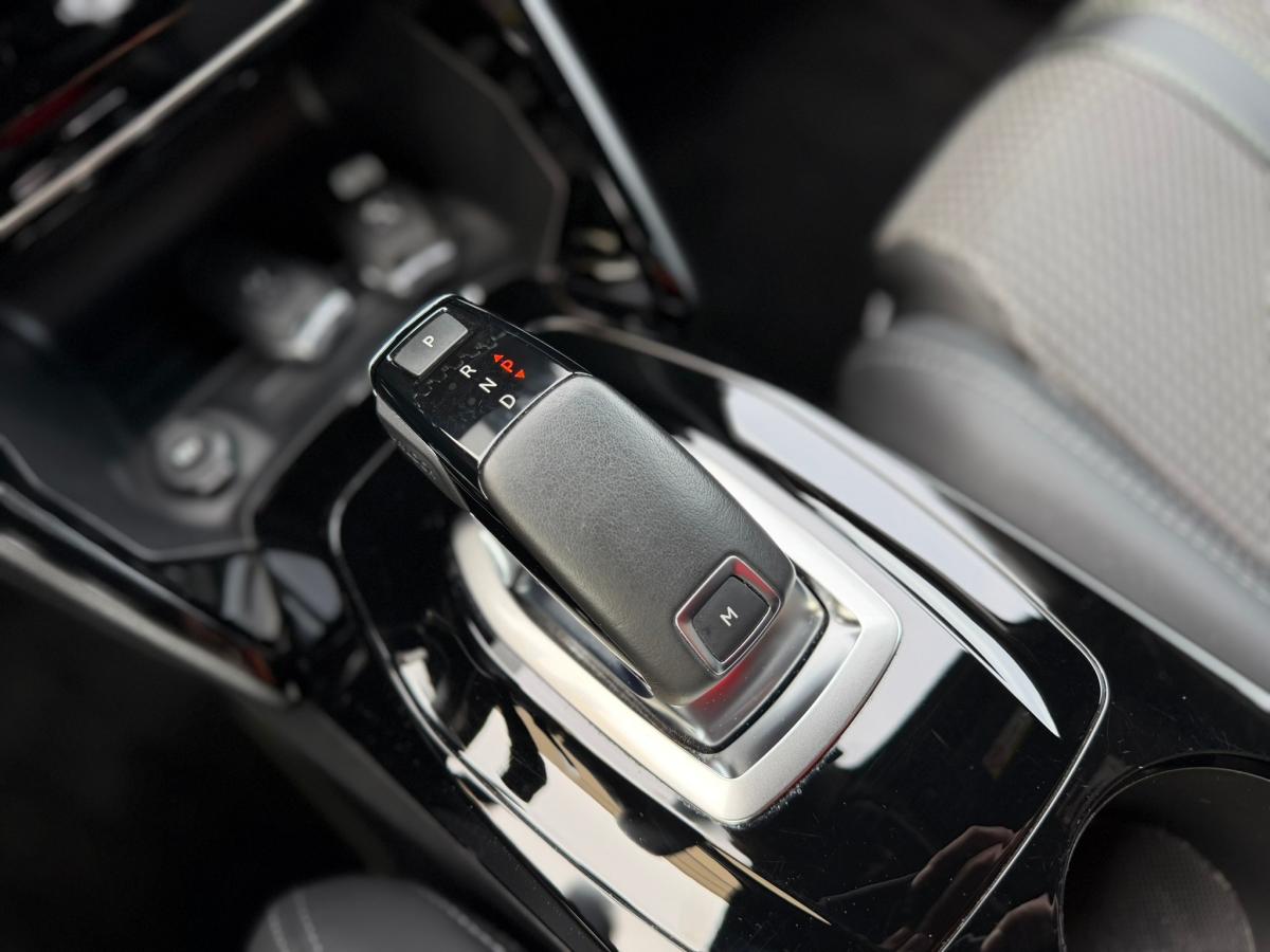 peugeot-208-2022-gasolina-1199cc