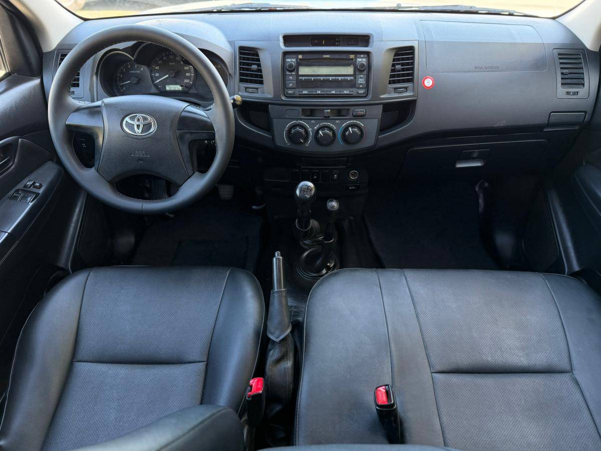 toyota-hilux-2015-diesel-2494cc