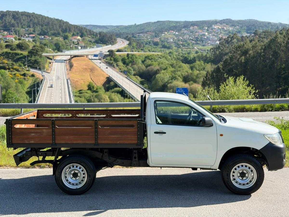 toyota-hilux-2015-diesel-2494cc