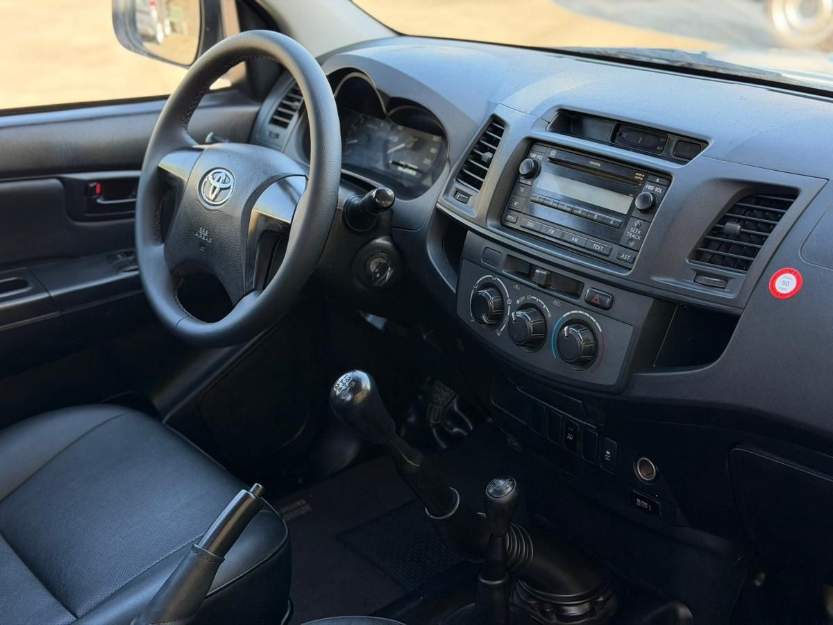 toyota-hilux-2015-diesel-2494cc
