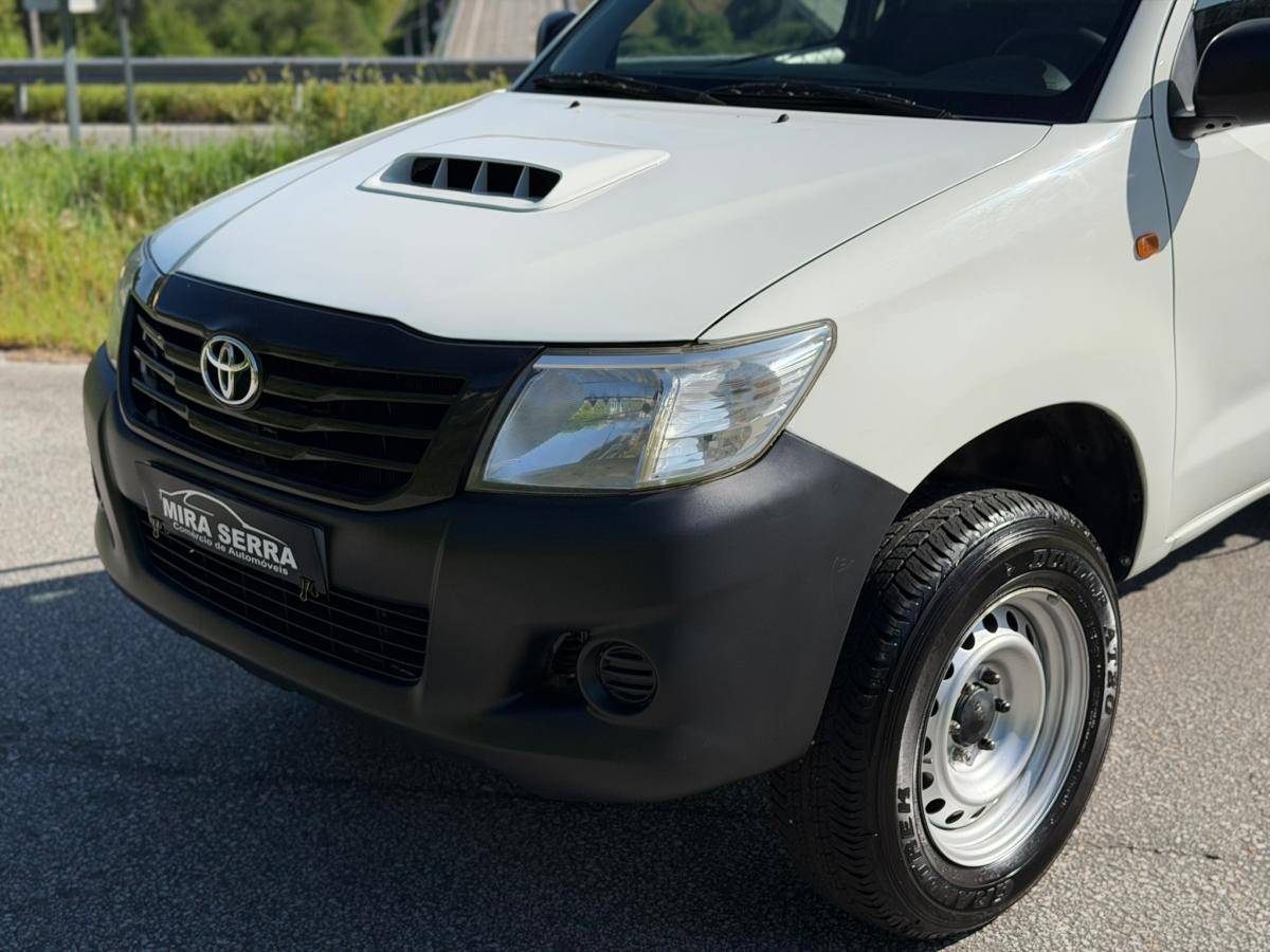 toyota-hilux-2015-diesel-2494cc