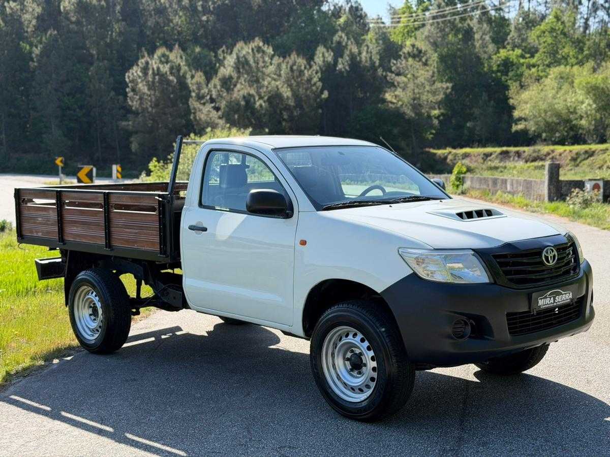 toyota-hilux-2015-diesel-2494cc