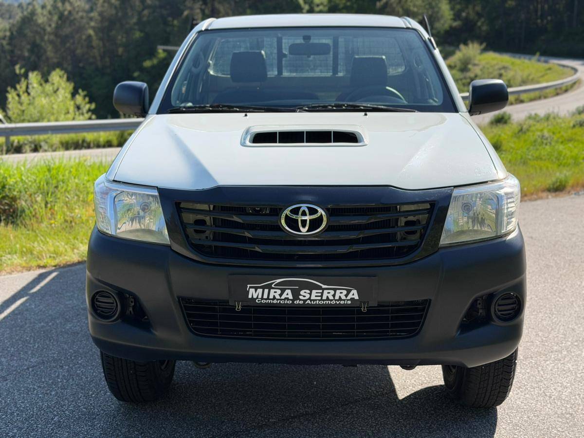 toyota-hilux-2015-diesel-2494cc