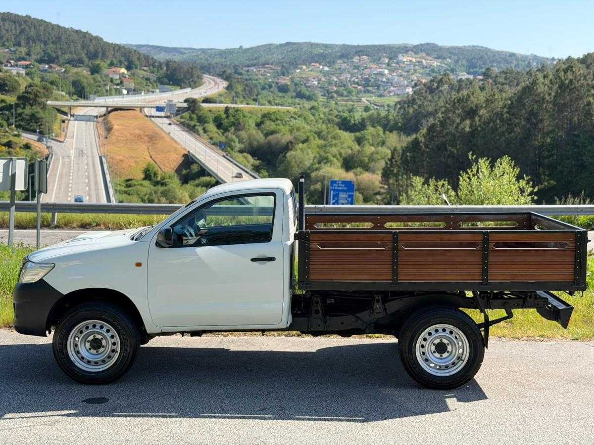toyota-hilux-2015-diesel-2494cc