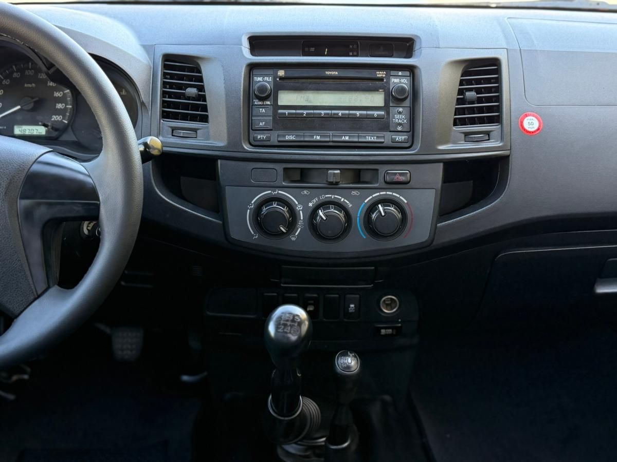 toyota-hilux-2015-diesel-2494cc