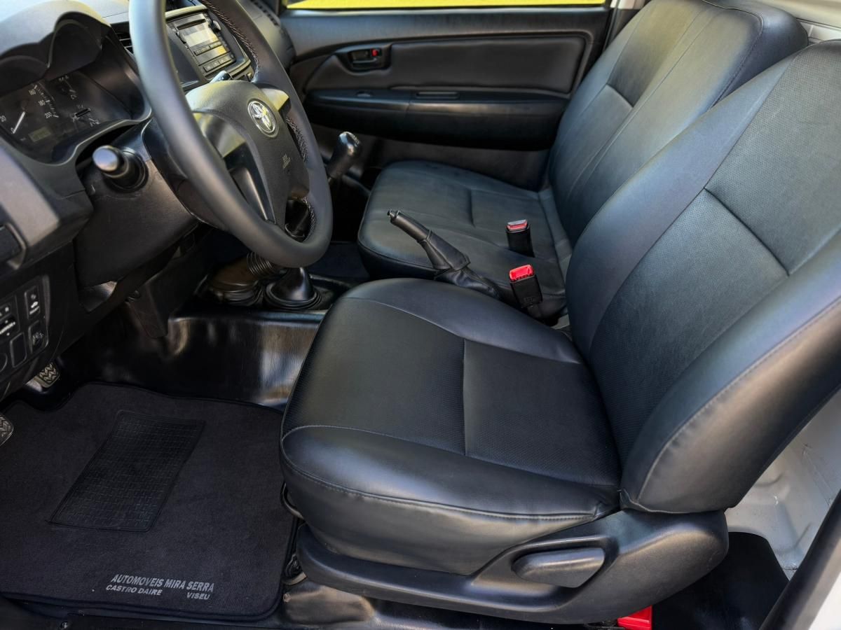 toyota-hilux-2015-diesel-2494cc