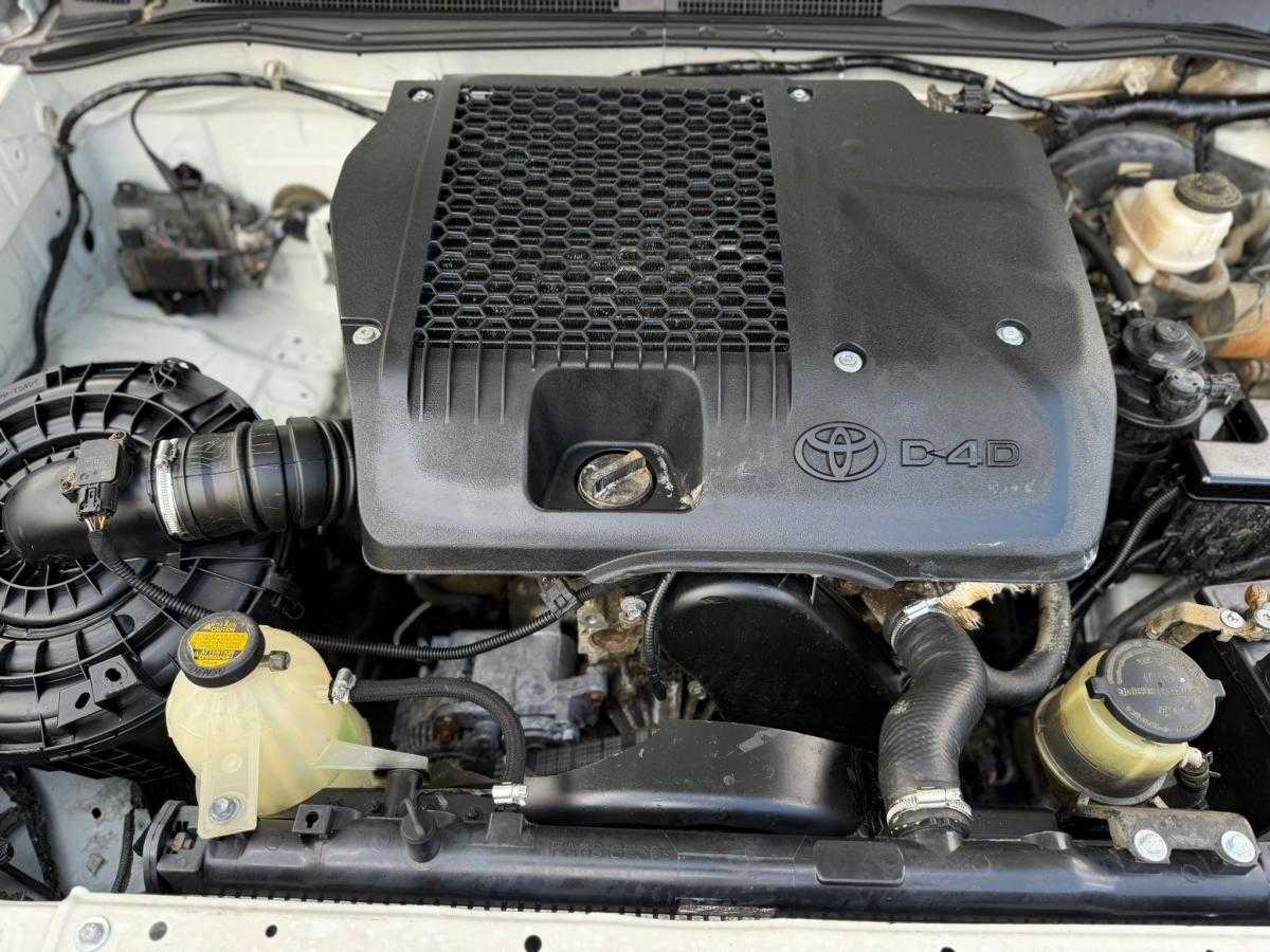 toyota-hilux-2015-diesel-2494cc