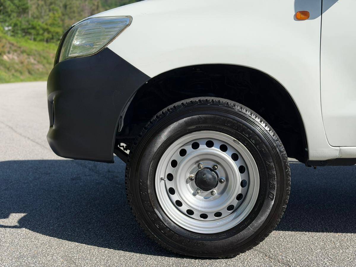 toyota-hilux-2015-diesel-2494cc