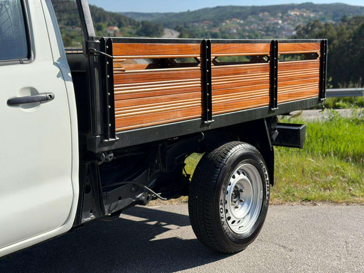 toyota-hilux-2015-diesel-2494cc
