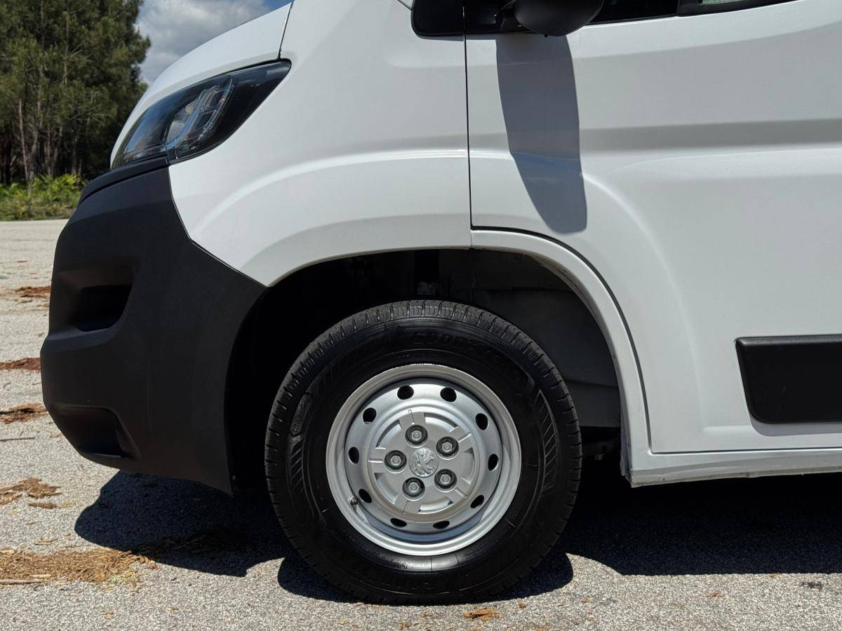 peugeot-boxer-2022-diesel-2184cc